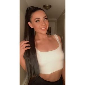 Meet your Posher, Becca